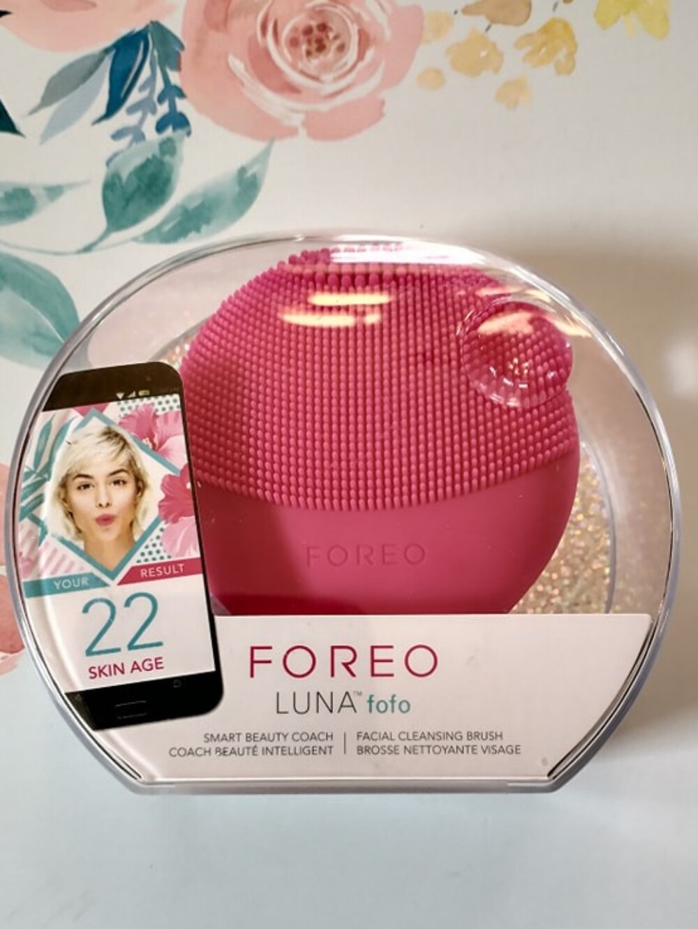 FOREO LUNA fofo Facial Cleansing Device Silicone Brush - Hot Pink